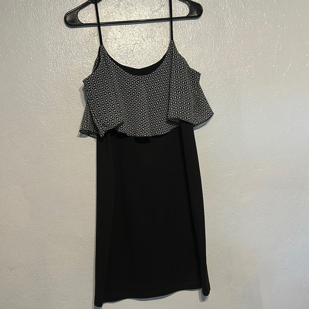Shirt black dress accented top